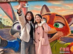 河南商丘：多幅动漫主题墙绘扮靓